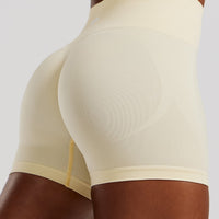 Define 2.0 Seamless Scrunch 4" Shorts | Vanilla