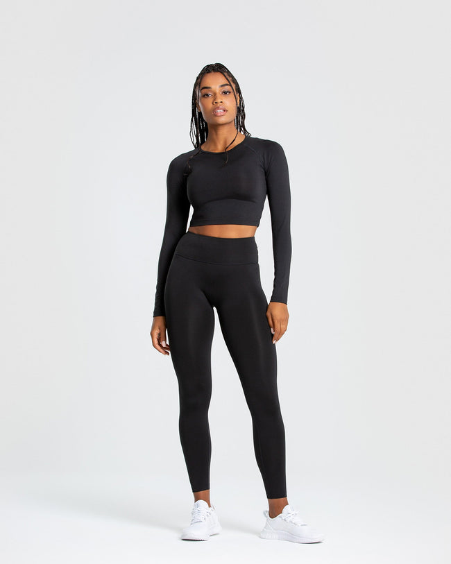 Essential Long Sleeve Crop Top | Black