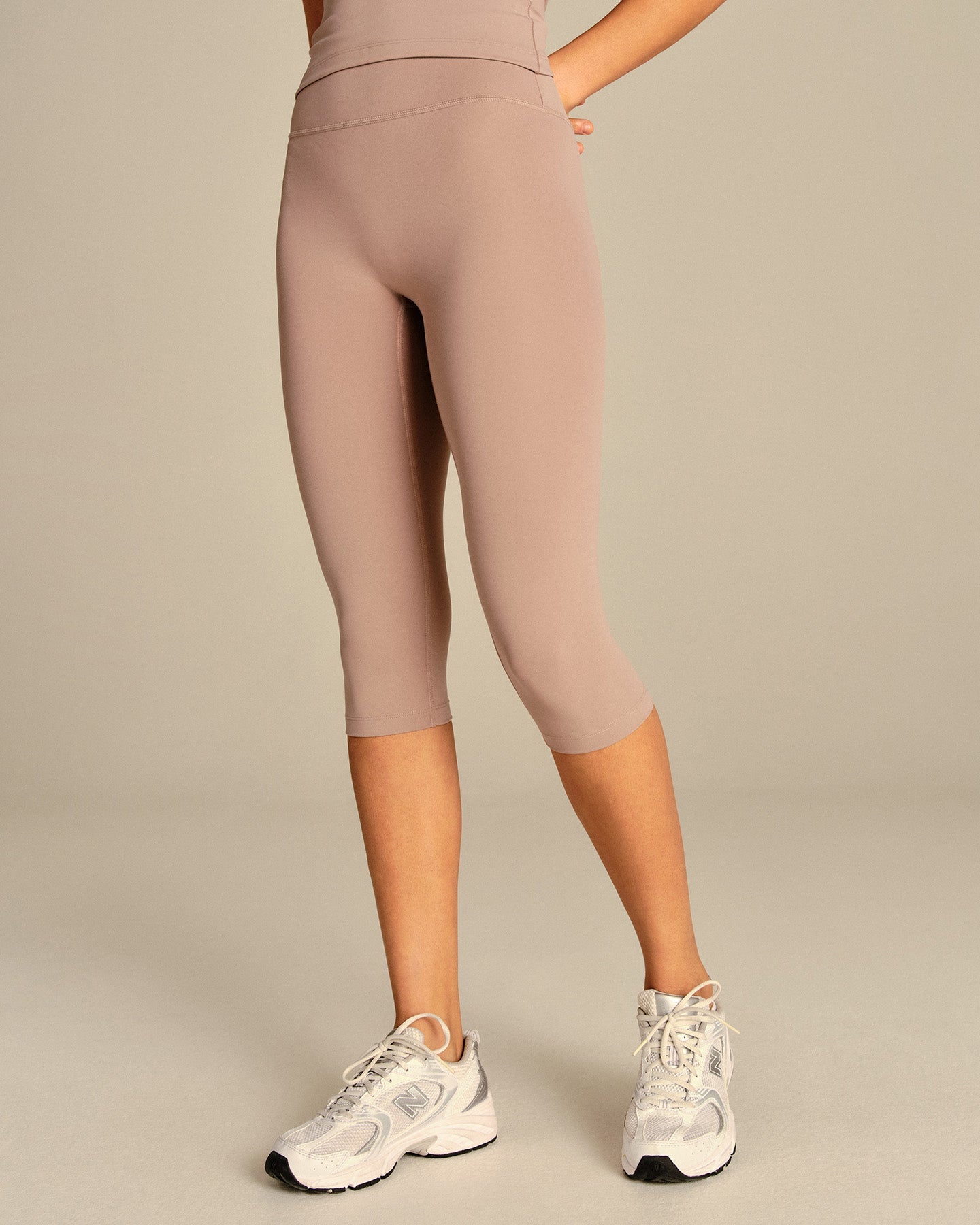 Essential High Waist Capri Leggings | Mauve Taupe