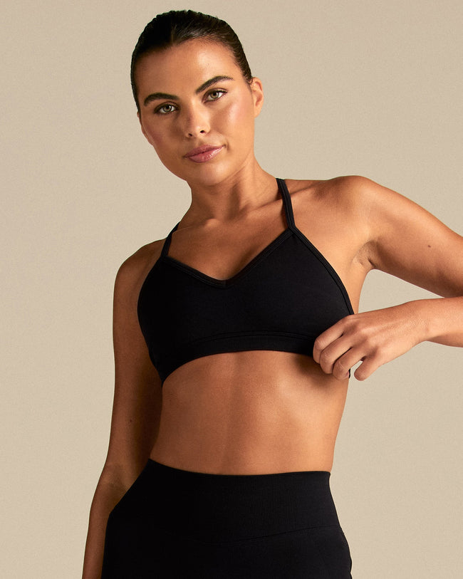 Emphasize V-Neck Bra | Black