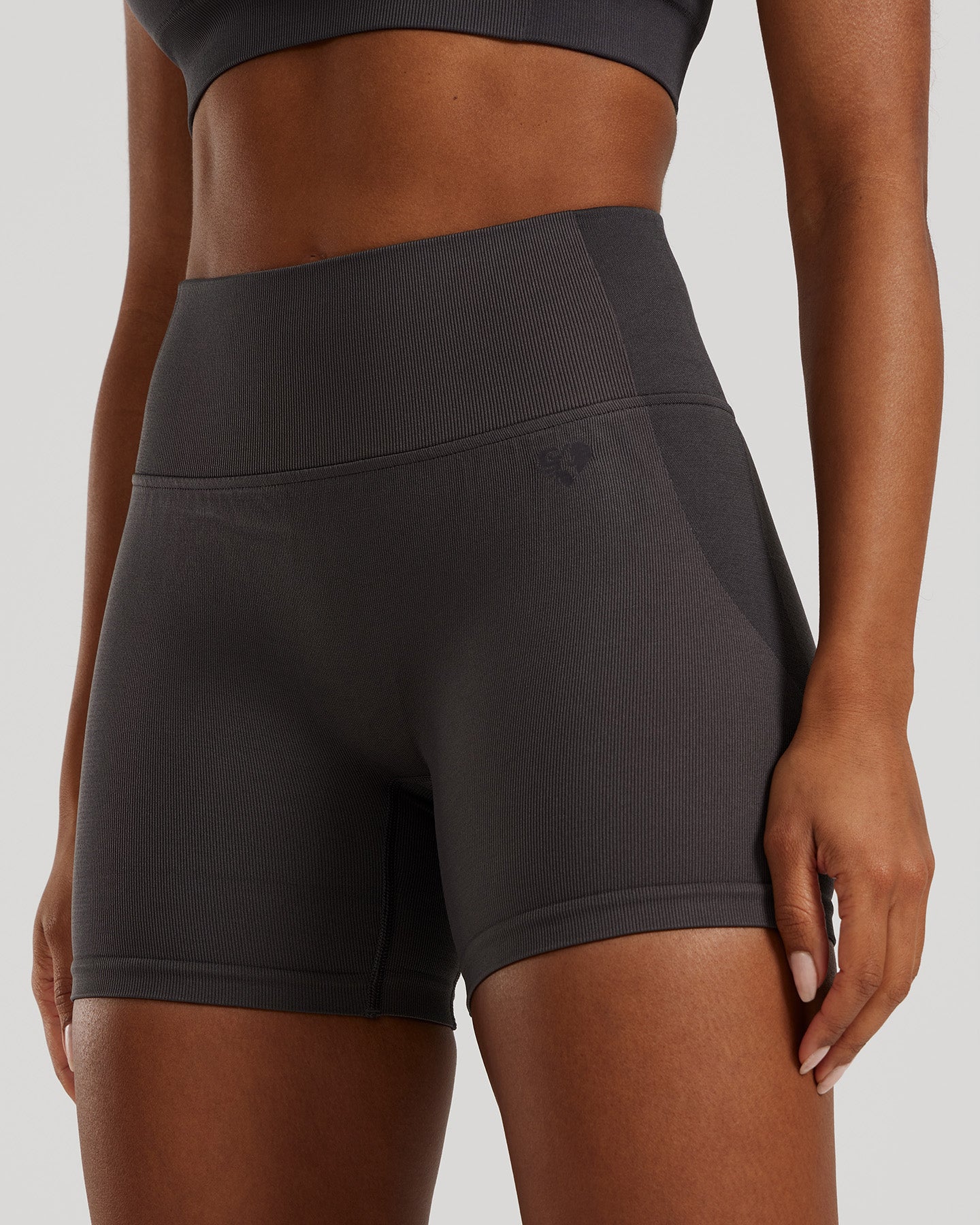 Motion Seamless Shorts | Graphite