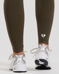 Power Seamless Scrunch Leggings | Dark Olive