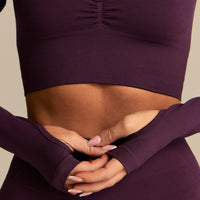 Define 2.0 Long Sleeve Scrunch Crop Top | Blackberry (6/6)